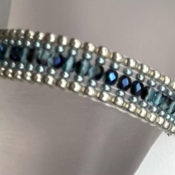 NEW Hand Crafted Blue and Silver Beaded Bracelet - Picture 2 of 10